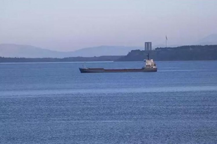 &Ccedil;anakkale Boğazı'nda gemi trafiği durdu