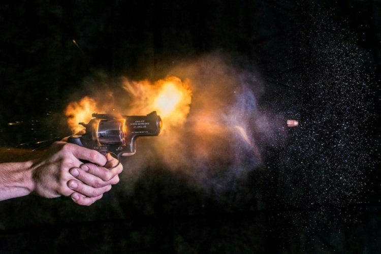 Damat katliamı! 4 kişiyi &ouml;ld&uuml;rd&uuml;, bebeğini alıp ka&ccedil;tı