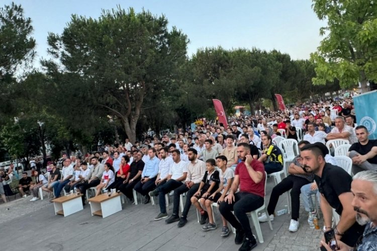 Bursa Yıldırım'da T&uuml;rkiye-Portekiz ma&ccedil;ı izlendi