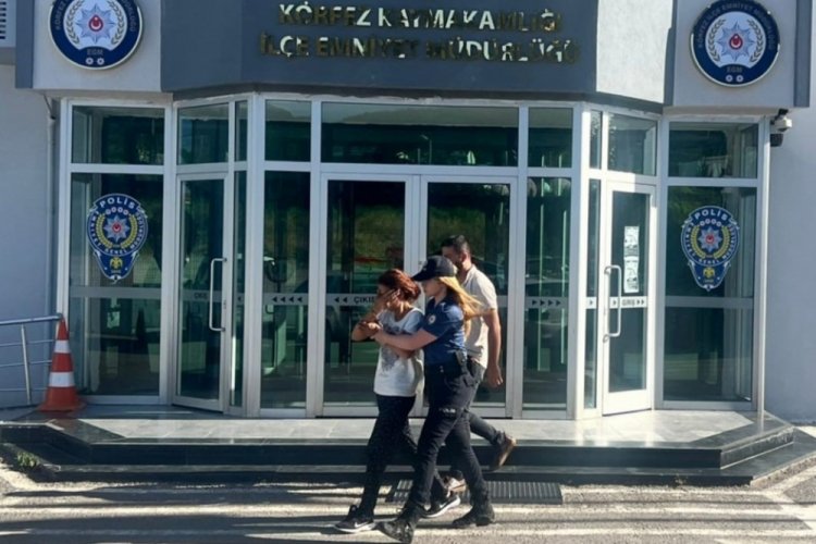 Hırsızlıktan aranıyordu, aynı su&ccedil;u işleyeceği sırada yakalandı