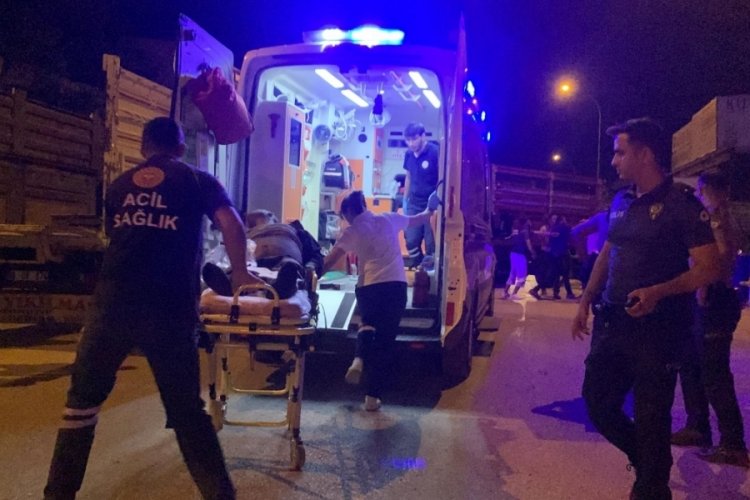 Karaman'da silahlı ve bı&ccedil;aklı kavga: 2 yaralı
