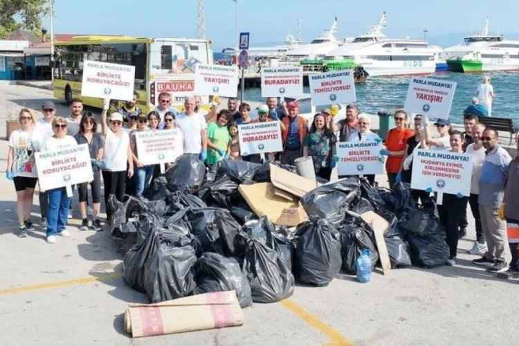 Bursa Mudanya'da bir g&uuml;nl&uuml;k &ccedil;&ouml;p bilan&ccedil;osu g&ouml;zler &ouml;n&uuml;ne serildi