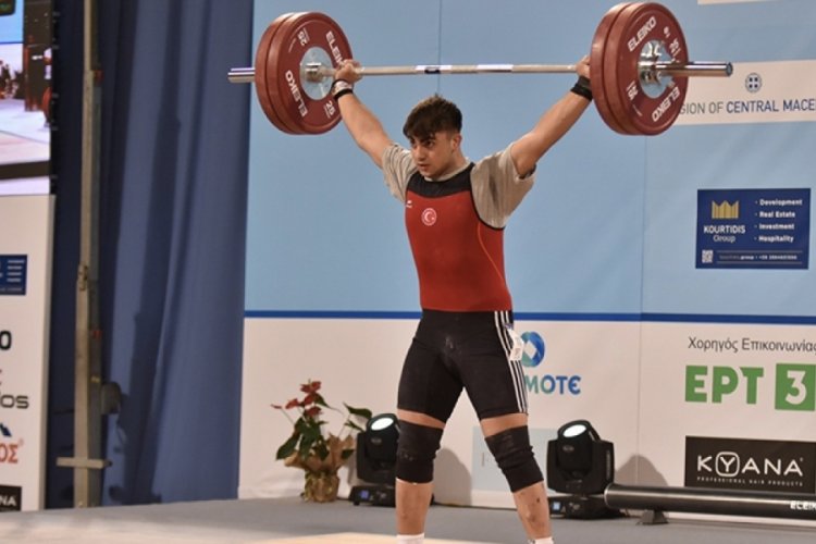 Sefkan S&uuml;men halterde Avrupa 3'&uuml;nc&uuml;s&uuml;