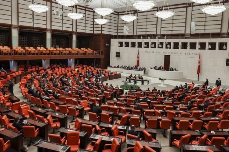 TBMM'de milletvekili sayısı azaltılsın teklifi: 450 milletvekili bu &uuml;lkeye yetmez mi?