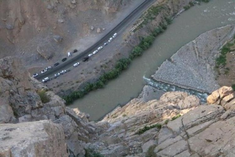 150 metre y&uuml;ksekten Zap Suyu'na atladı! K&uuml;bra'nın acı sonu