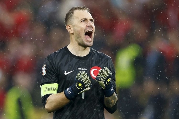 A Milli Takım'da &Ccedil;ekya ma&ccedil;ı &ouml;ncesi kaleci d&uuml;ğ&uuml;m&uuml;! Kaleyi kim koruyacak?