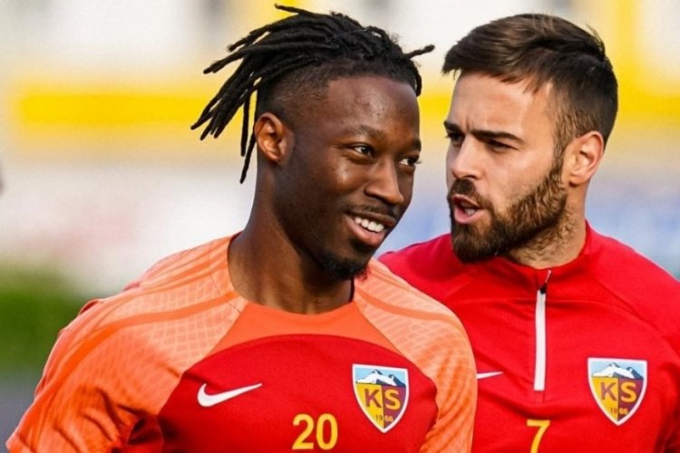 Kayserispor, Carlos Mane'nin s&ouml;zleşmesini uzattı