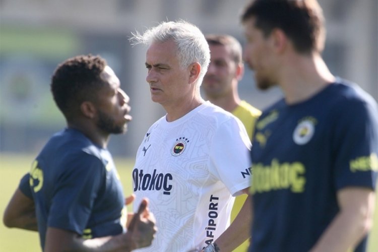 Fenerbah&ccedil;e'de Mourinho y&ouml;netiminde ilk antrenman