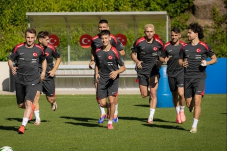 &Ccedil;ekya ma&ccedil;ı &ouml;ncesi Arda G&uuml;ler takımla &ccedil;alıştı