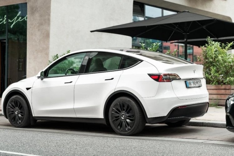 Tesla, 2024 yılında &ccedil;alışanlarının neredeyse y&uuml;zde 14'&uuml;n&uuml; işten &ccedil;ıkardı