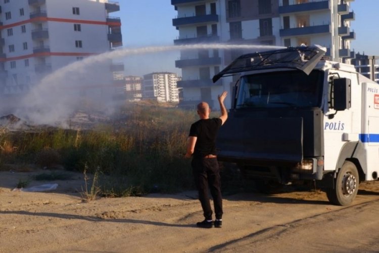 Edirne'de &ccedil;ıkan yangına TOMA m&uuml;dahalesi