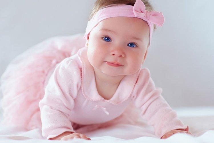 Fiyatlar &ccedil;ocuk sahibi olmaya teşvik etmiyor! Bebek bezi ve mama fiyatları ne kadar?