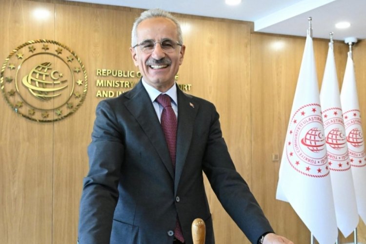 Bakan Uraloğlu D&uuml;nya Denizciler G&uuml;n&uuml;nde denizcilerle bir araya geldi