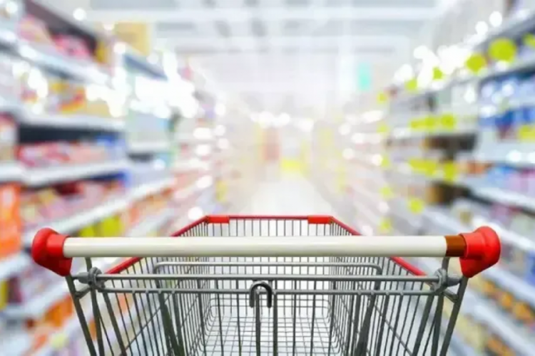 Bir zincir market 3 şubesinde nakit alışverişleri sonlandırma kararı aldı!