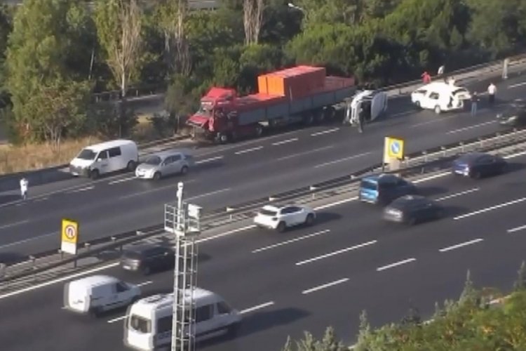 TEM Otoyolu'nda zincirleme kaza meydana geldi