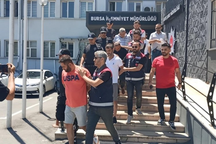 Bursa'da besicileri 300 bin lira dolandıran 4 kişi yakalandı