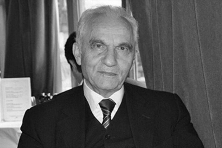 Eski Dışişleri Bakanı Yaşar Yakış hayatını kaybetti