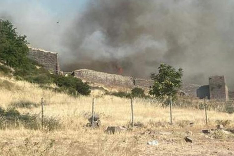 Peş peşe yangın! Ekipler m&uuml;dahale ediyor