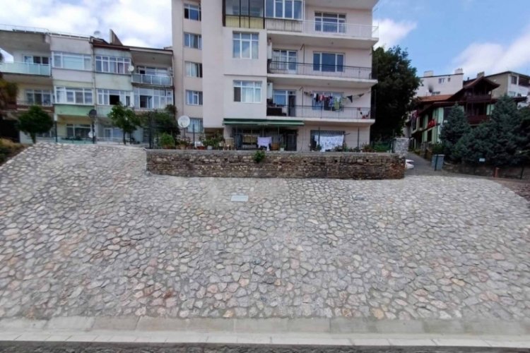 İzmit'te tehlikeli istinat duvarı yenilendi