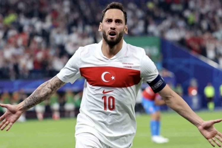 Hakan Çalhanoğlu'nun golü, en iyiler arasında