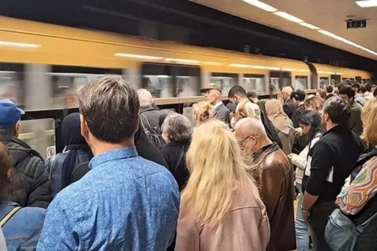 Yıldız-Mahmutbey metro hattında arıza! Seferler aksadı