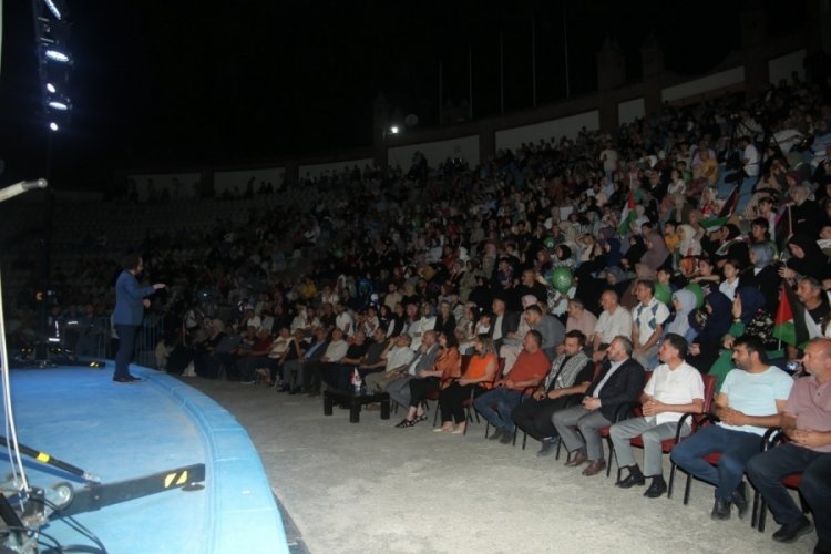 Bursa'da Gazze gecesine katılan CHP'liler siyaset yapılıyor diyerek programı terk etti!