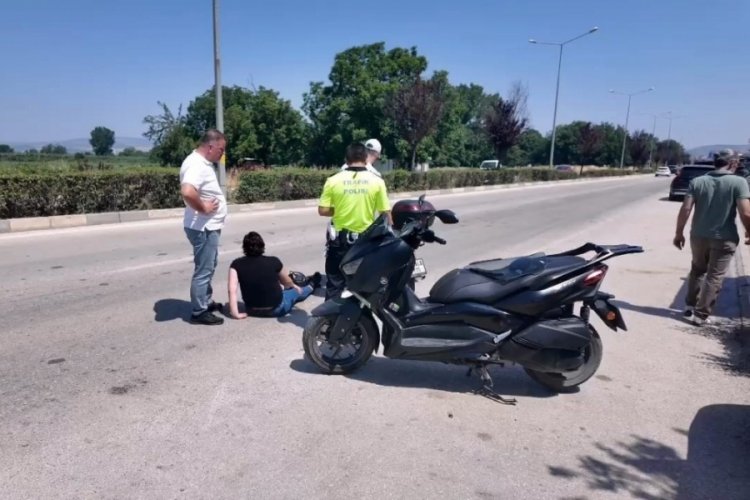 Bursa'da motosikletler kafa kafaya çarpıştı: 2 sürücü yaralandı