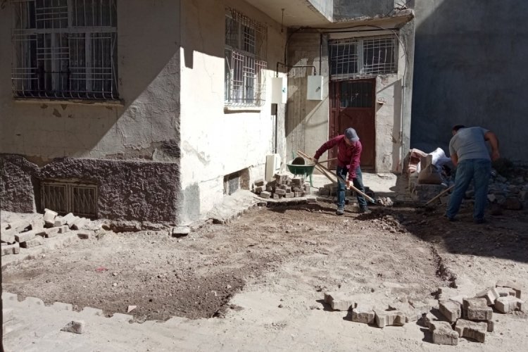 Siirt'te yol bakım &ccedil;alışmaları titizlikle devam ediyor