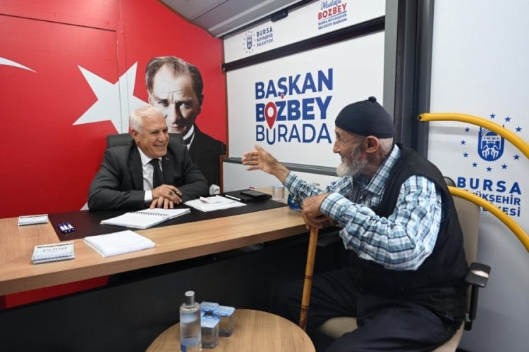 Bursa Belediye Başkanı Bozbey makamını Büyükorhan'a taşıdı