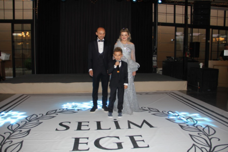 Bursa'da Selim Ege onuruna görkemli gece