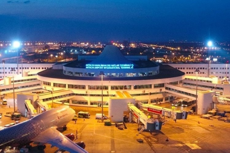 Ulaştırma ve Altyapı Bakanı Uraloğlu: Antalya havalimanı rekor kırdı