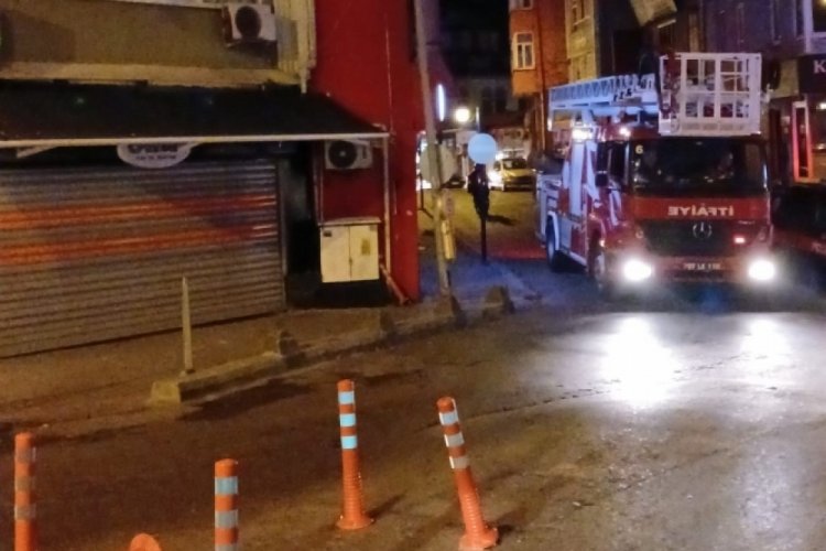 Zonguldak'ta pasajın çatısına çıkarak intihar girişiminde bulundu