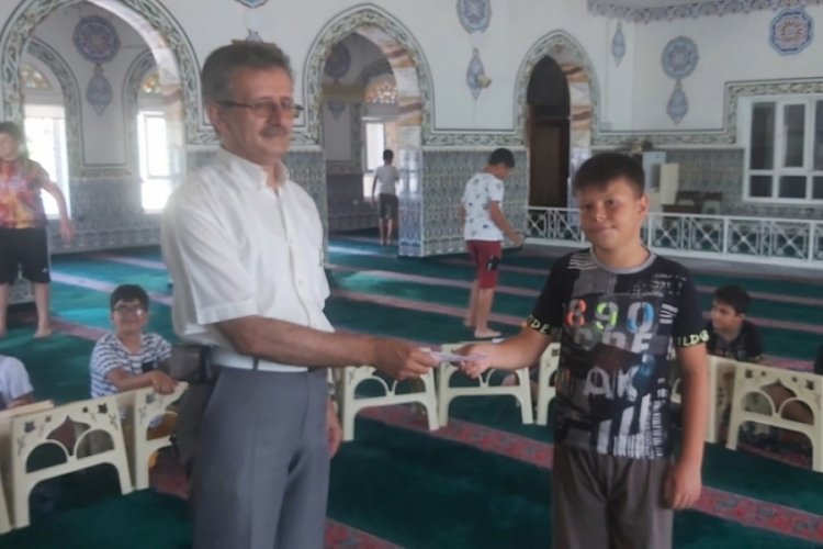 Bursa'da 11 yaşındaki Zafer'den örnek davranış