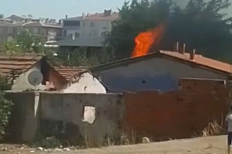 Bursa'da bir evde yangın çıktı!