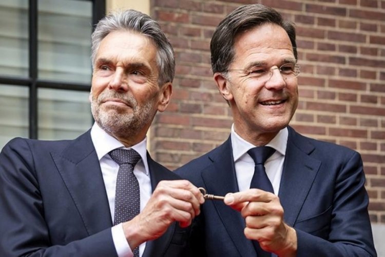 Hollanda'nın yeni başbakanı belli oldu! Göreve resmen başladı