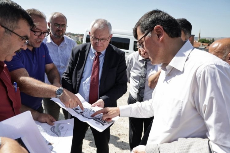 K&uuml;tahya Belediye Başkanı Ey&uuml;p Kahveci sahada projeleri inceledi