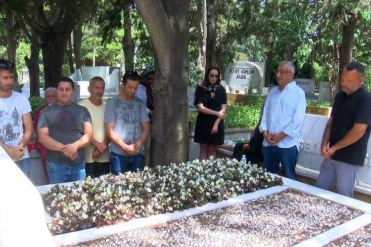 Kemal Sunal, vefatının 24. yıldönümünde mezarı başında anıldı
