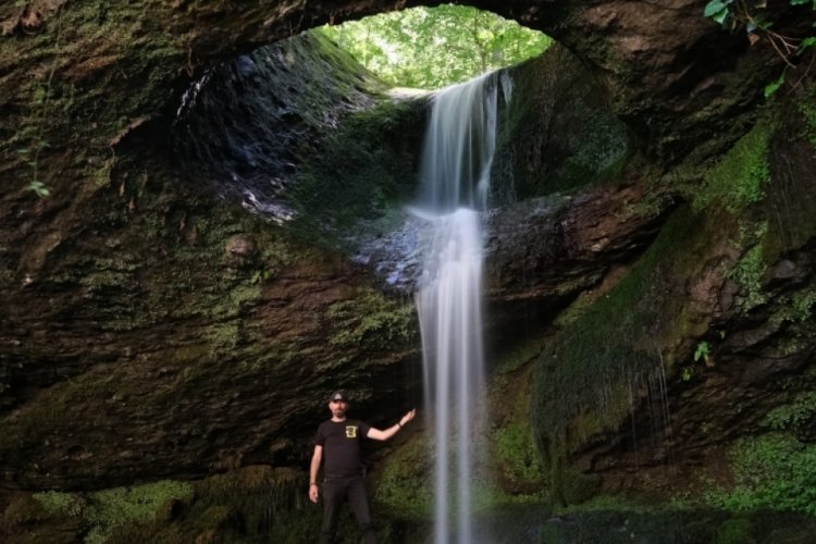 Artvin'de turistlerin ilgi odağı! Deliklikaya Şelalesi