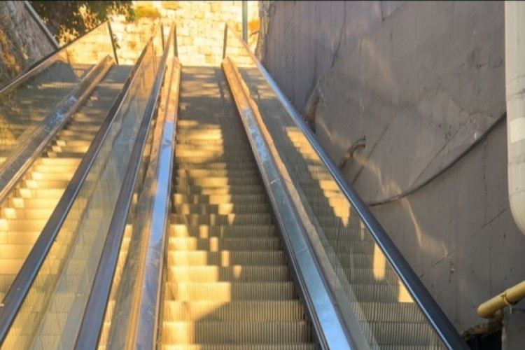 Bursa'da Tophane Surlarına "çıkan" merdivenlerin arızası çözüldü!
