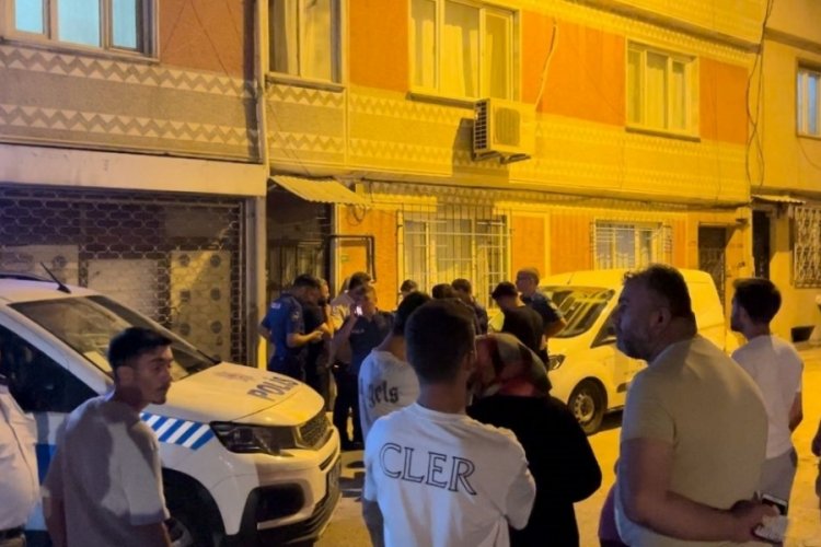 Bursa'da kız arkadaşını sokak ortasında darp etti