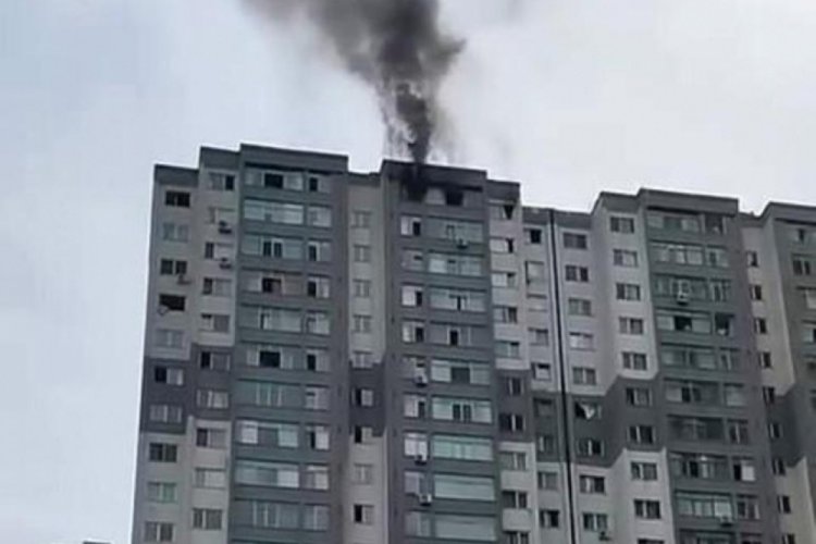 İstanbul'da bina yangını! Nedeni bilinmiyor