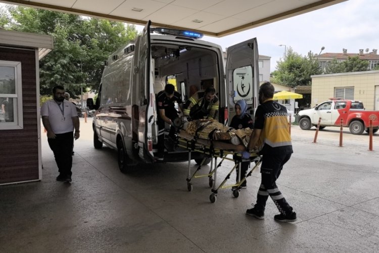 Bursa'da strafor doğrama makinesine kolunu kaptıran işçi ağır yaralandı