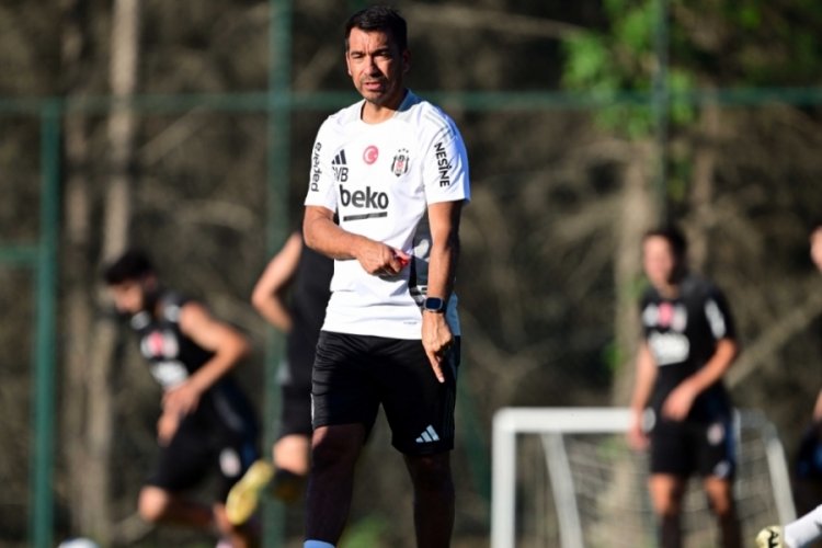 Beşiktaş'ta 10 yabancı futbolcu birden g&ouml;nderiliyor!