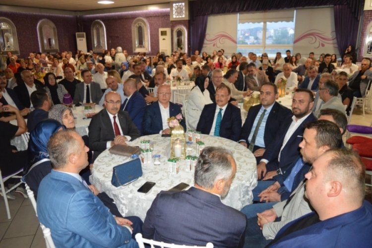 Bursa protokol&uuml; bu d&uuml;ğ&uuml;nde buluştu! Orhangazi Belediye başkanı Aydın ve ailesinin mutlu g&uuml;n&uuml;