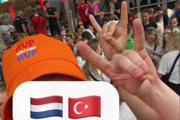 Hollandalı taraftarlardan bozkurt işareti!