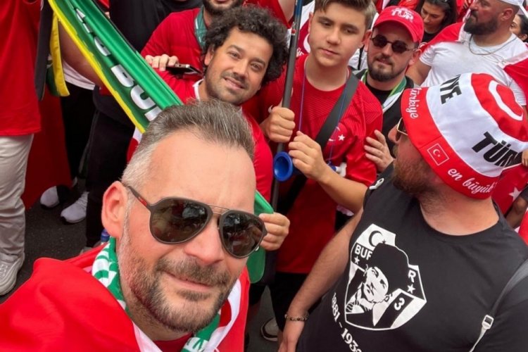 Bursaspor taraftarı da Berlin'de coşkuya katıldı