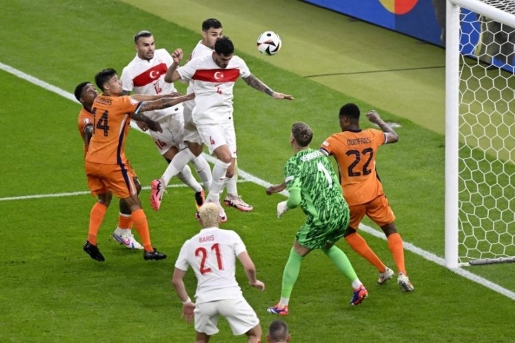 Samet Akaydin milli takımdaki ilk gol sevincini yaşadı