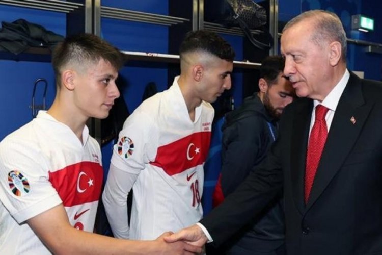 Cumhurbaşkanı Erdoğan'dan A Milli Futbol Takımına ziyaret!