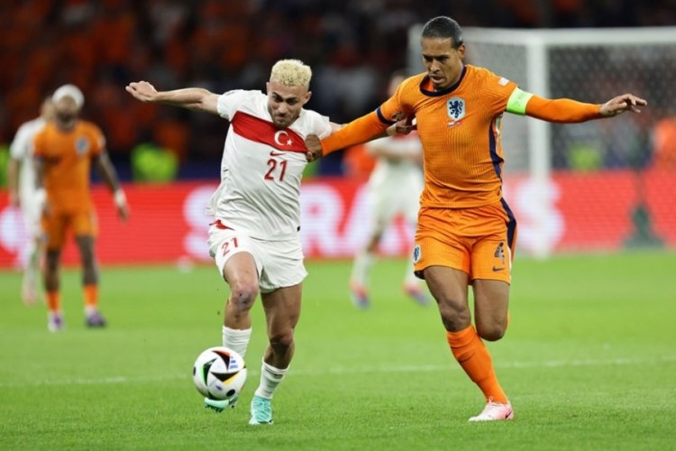 Van Dijk'tan Barış Alper Yılmaz'a &ouml;vg&uuml; yağdırdı