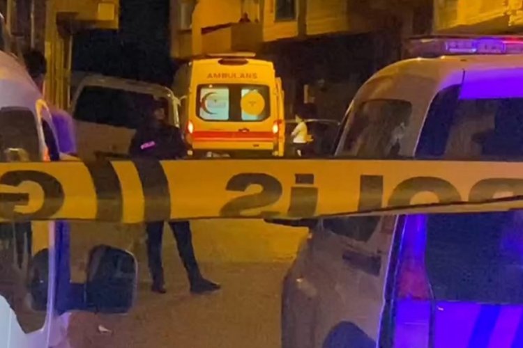 Kapısına dayanan damadını katletti
